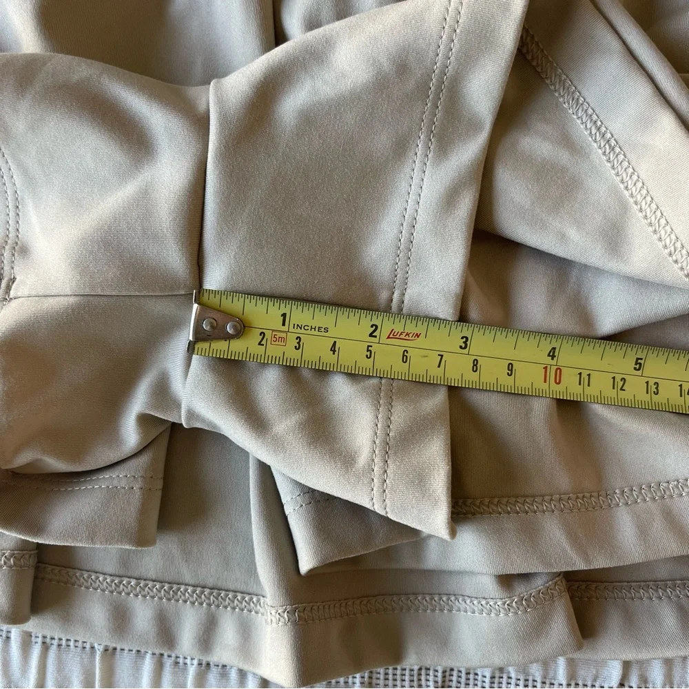 MWL Flex Wrap Skort in Wet Sand Tan Medium Like New - Picture 8 of 9